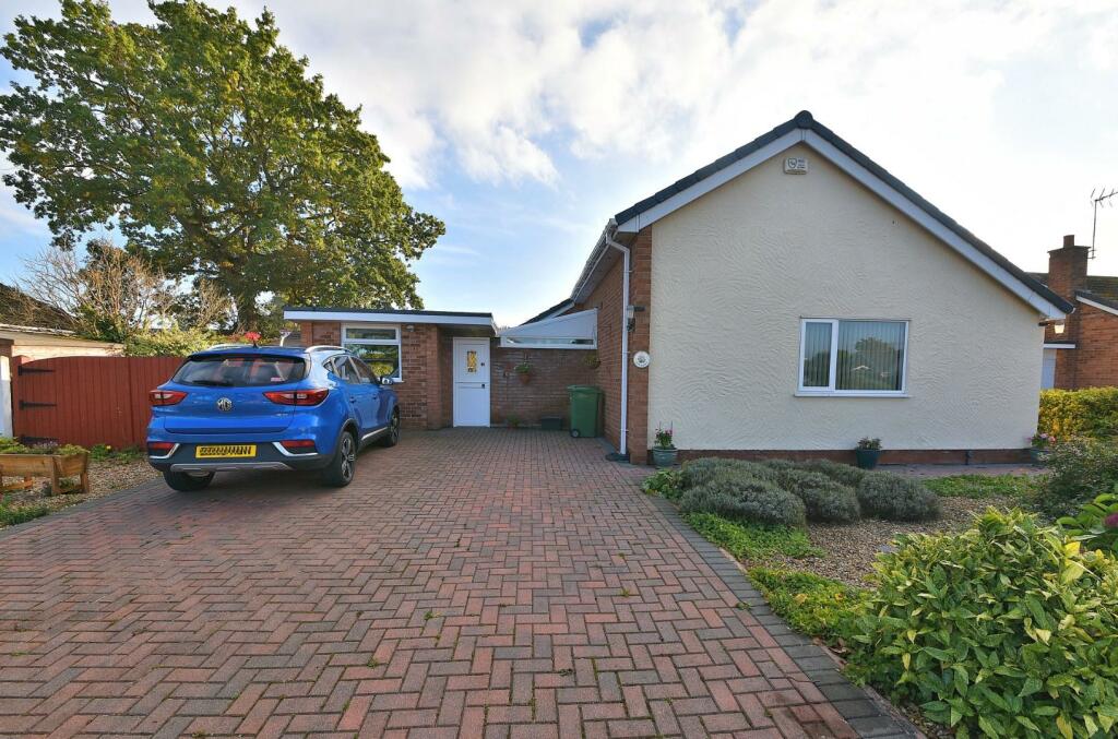 2 bedroom detached bungalow for sale in Abbeygate Walk, BangorOnDee