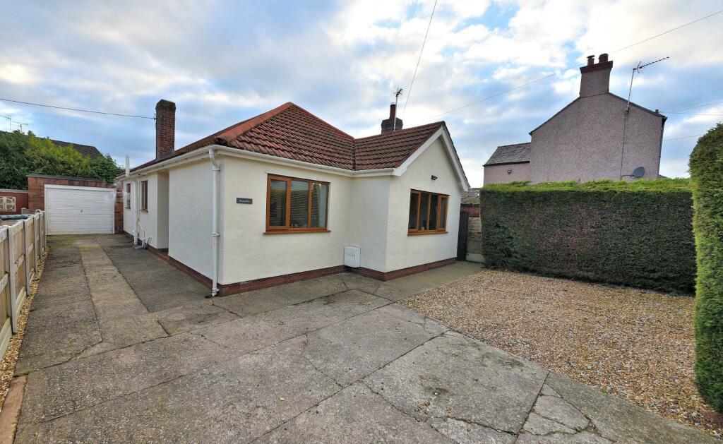 2 bedroom detached bungalow for sale in Mold Road, Buckley, CH7