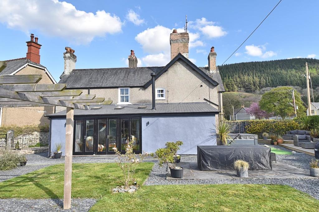 5 bedroom detached house for sale in Llandrillo, Corwen, LL21