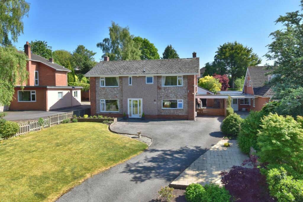 4 bedroom detached house for sale in Bryn Goodman, Ruthin, LL15