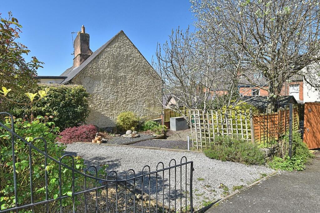 3 bedroom apartment for sale in Upper Clwyd Street, Ruthin, LL15