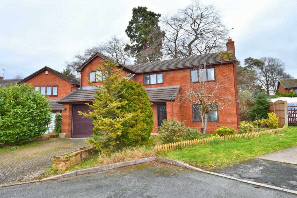 4 bedroom detached house for sale in Bryn Eryl, Ruthin, LL15
