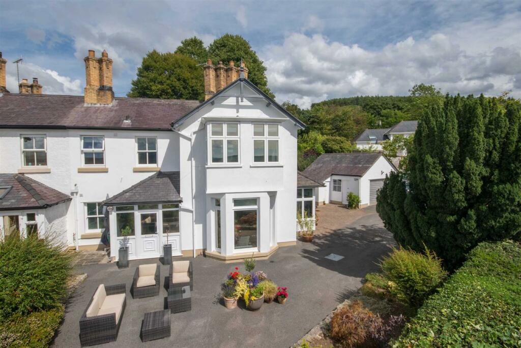 3 bedroom semidetached house for sale in Llanbedr Dyffryn Clwyd, LL15