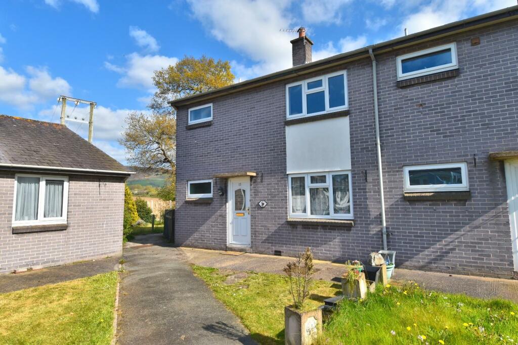 3 bedroom end of terrace house for sale in Nant Glyd, Llandyrnog