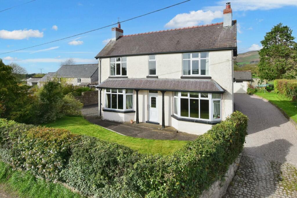 4 bedroom detached house for sale in Llanbedr Dyffryn Clwyd, Ruthin, LL15