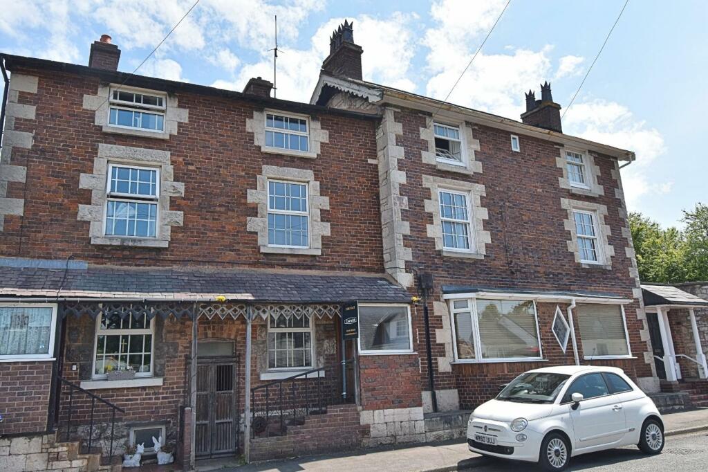 4 bedroom terraced house for sale in 11 Llanfair Road, Ruthin, LL15