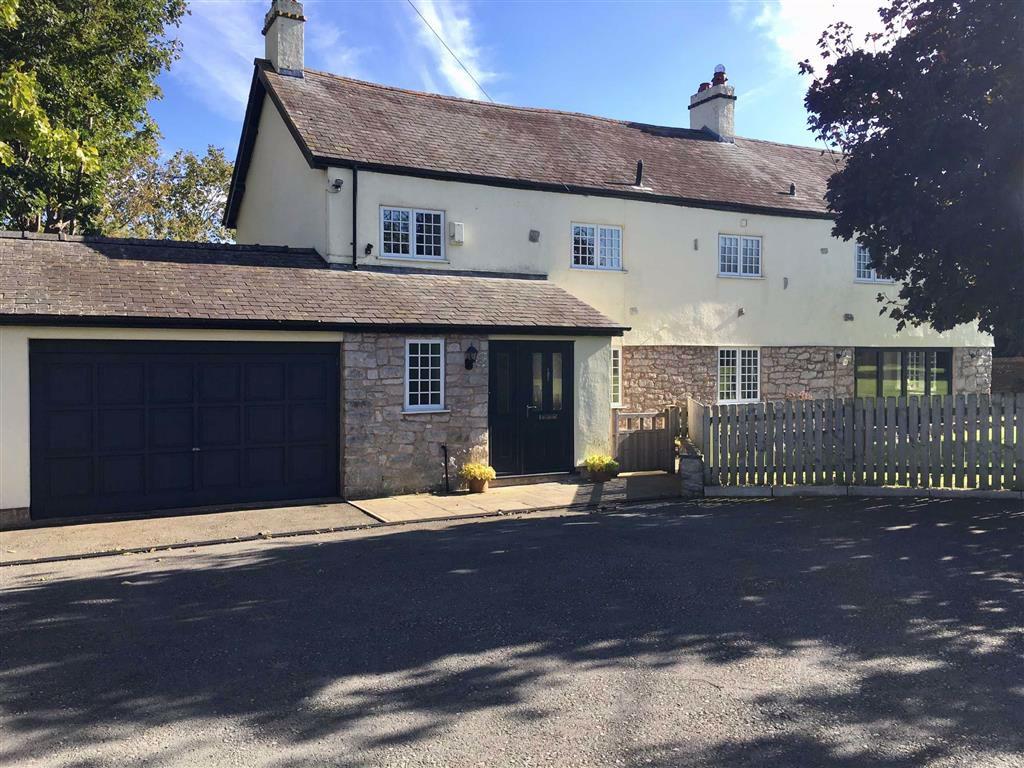 5 bedroom detached house for sale in Llanrhydd, Ruthin, LL15