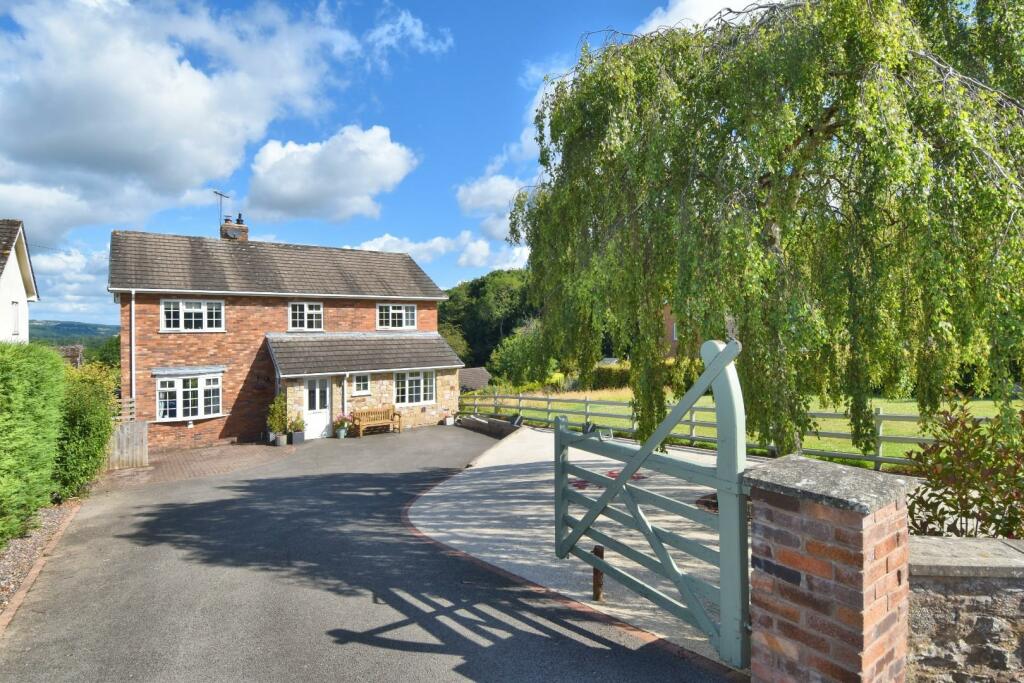 4 bedroom house for sale in Graigfechan, Ruthin, LL15