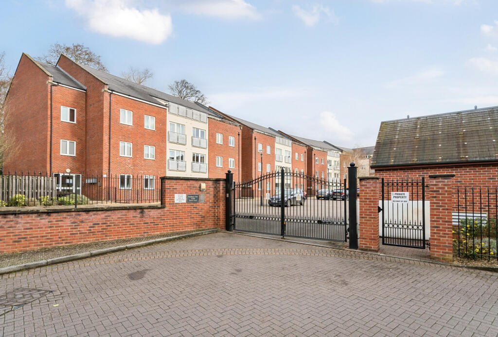 2 bedroom apartment for sale in Beech Road, Headington, Oxford, Oxfordshire, OX3