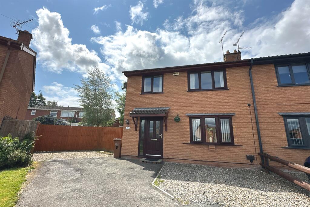 Main image of property: Llys Tudela, Mold