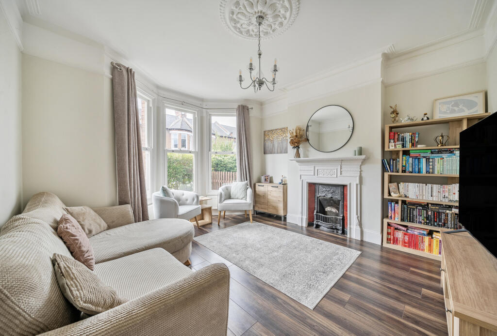 Main image of property: Glenfield Road, LONDON, SW12