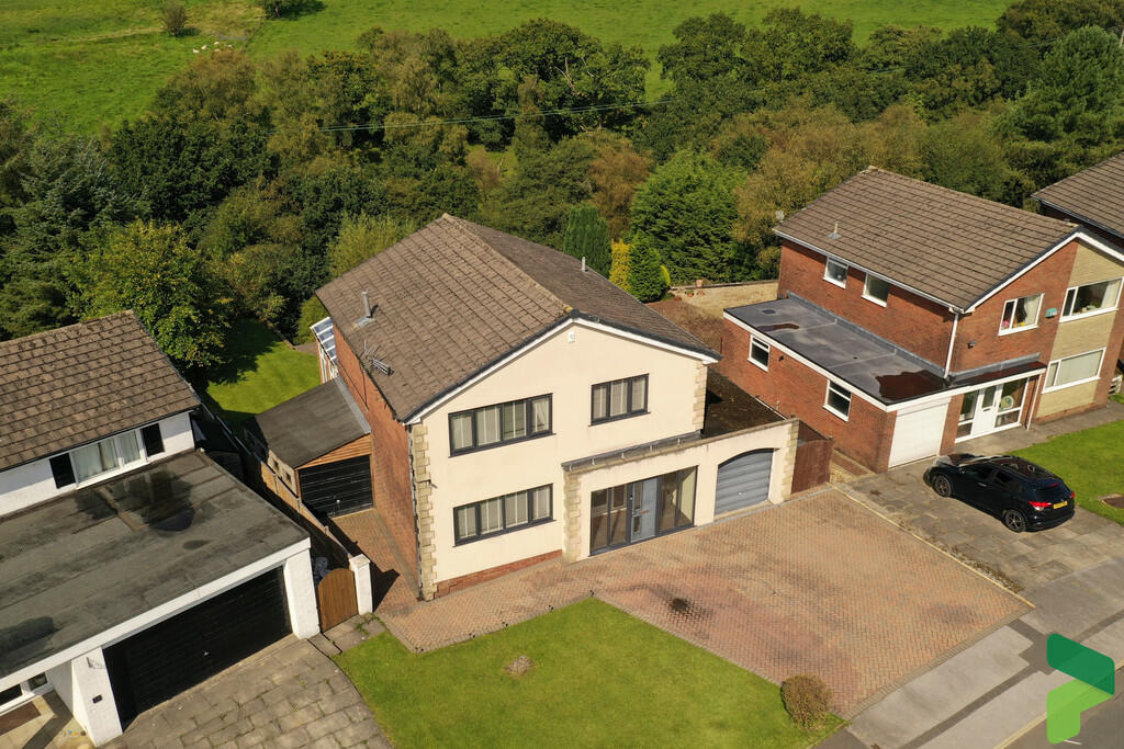 4 bedroom detached house for sale in Warrenside Close, Ramsgreave, BB1