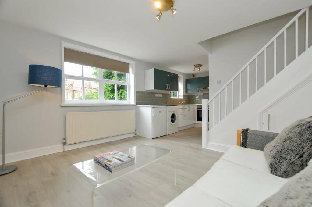 1 bedroom flat for rent in Cazenove Road, Stoke Newington, N16