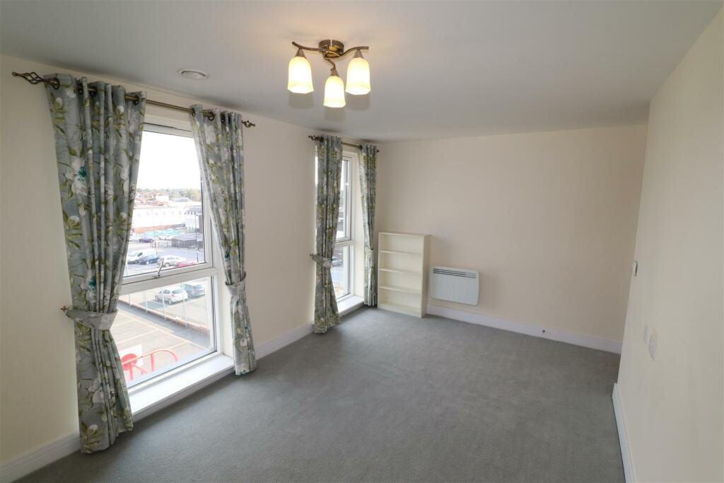 Additional property image - Southbank Road, Kenilworth
