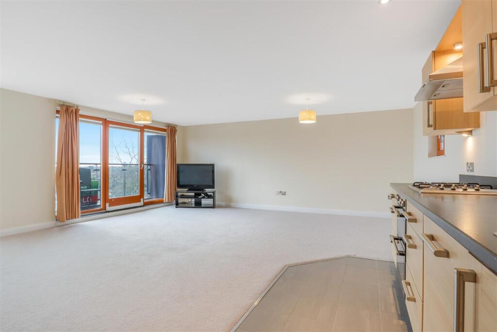 Additional property image - Abbey End, Kenilworth