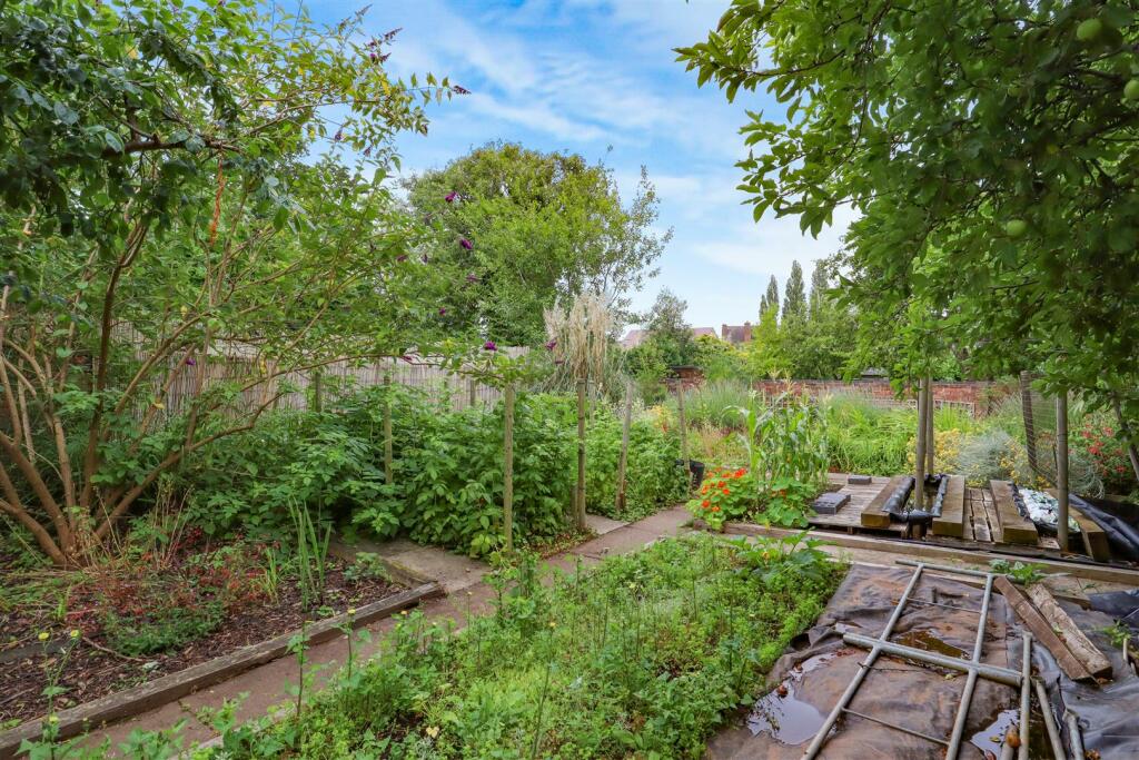 Additional property image - Stivichall Croft, Coventry