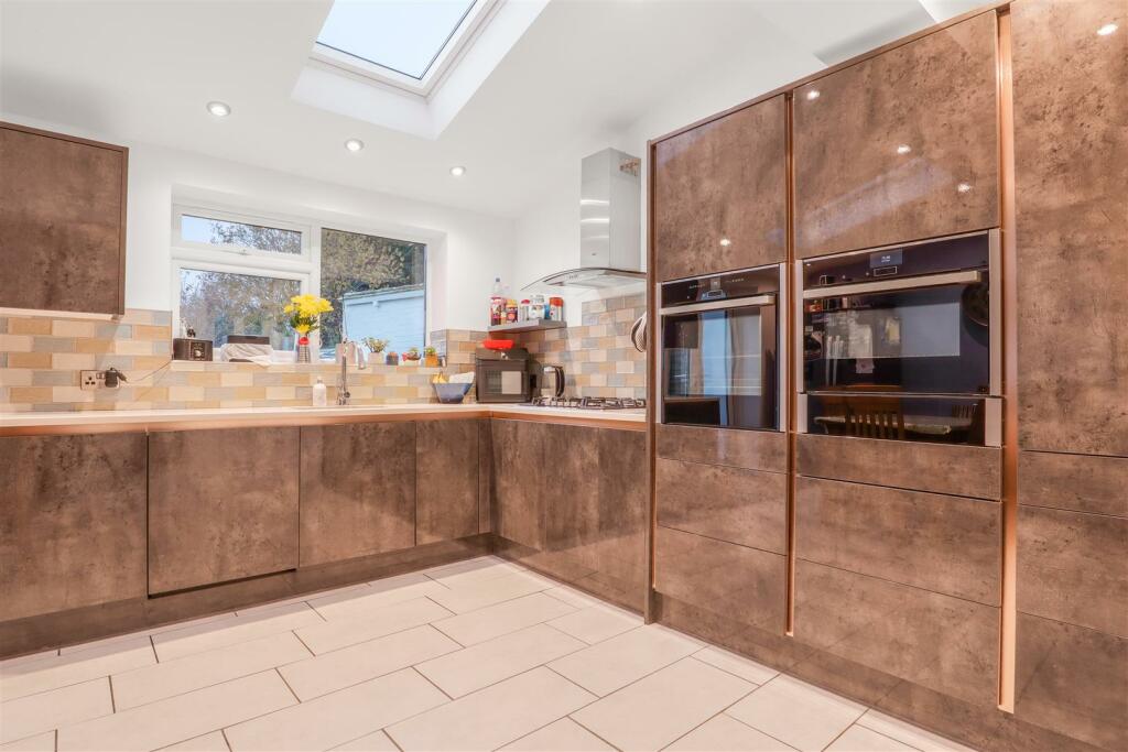 Additional property image - Towers Close, Kenilworth