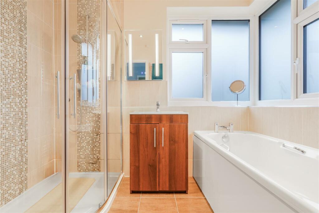 Additional property image - Towers Close, Kenilworth