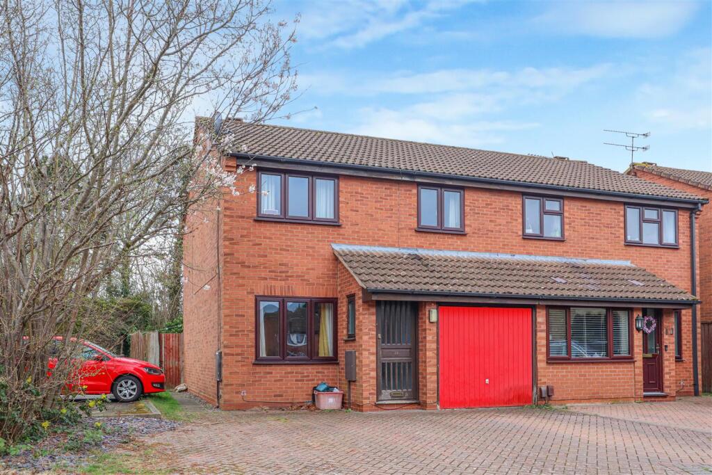 Main image of property: Cherry Orchard, Kenilworth