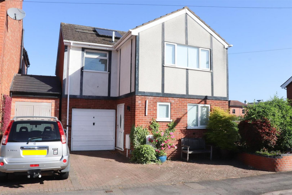 Main image of property: Queens Road, Kenilworth