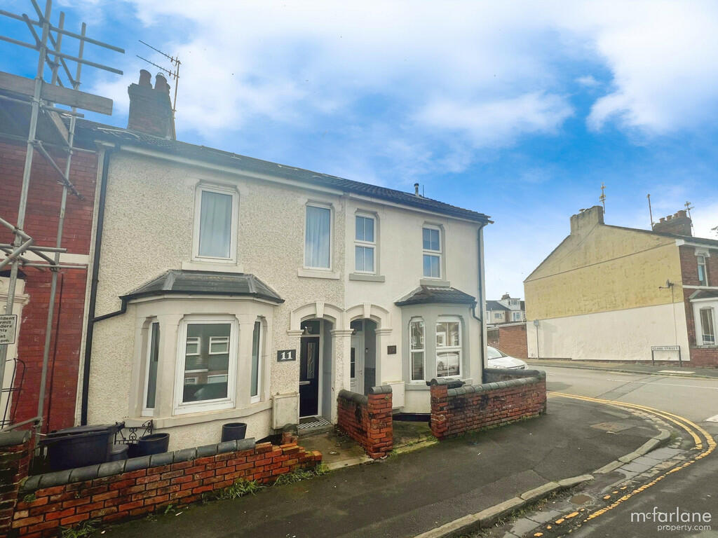 4 bedroom terraced house for sale in Pembroke Street, Swindon, SN1