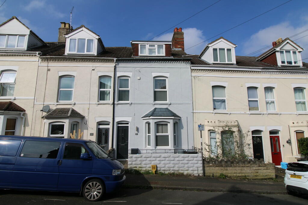 3 bedroom terraced house for sale in Swindon Road, Swindon, SN1