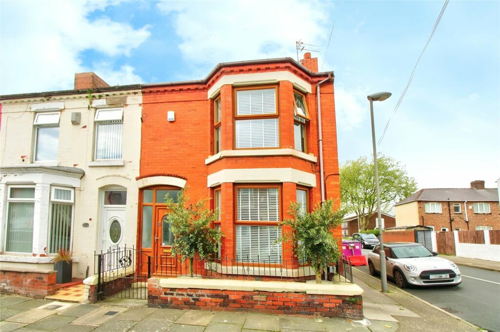3 bedroom end of terrace house for sale in Elmdale Road, Liverpool