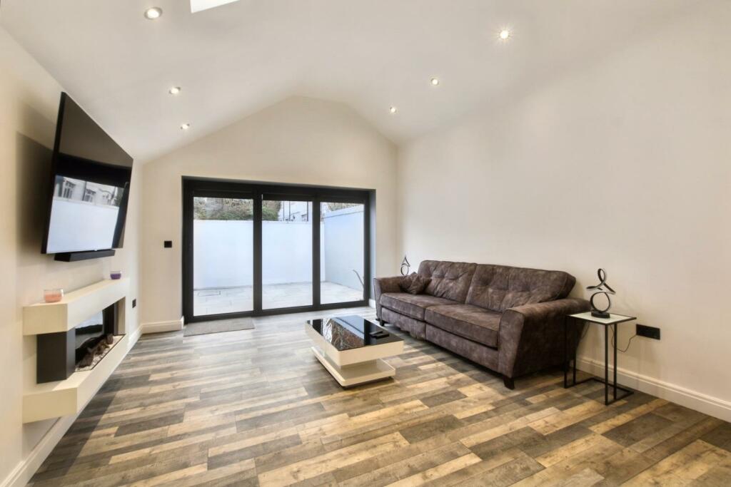 Additional property image - Hengrove Avenue, Bristol