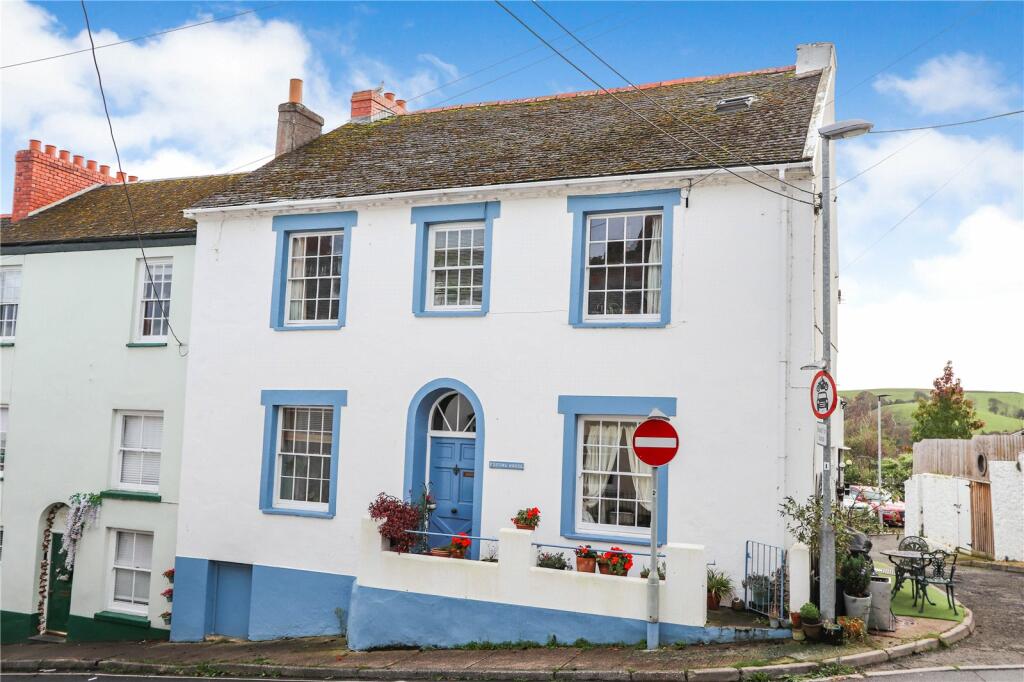 2 bedroom flat for sale in Bideford, Devon, EX39
