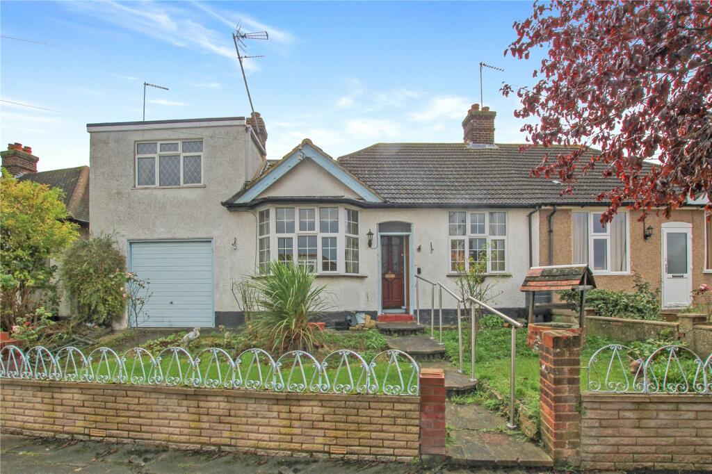 3 bedroom semidetached house for sale in Irwin Avenue, Plumstead