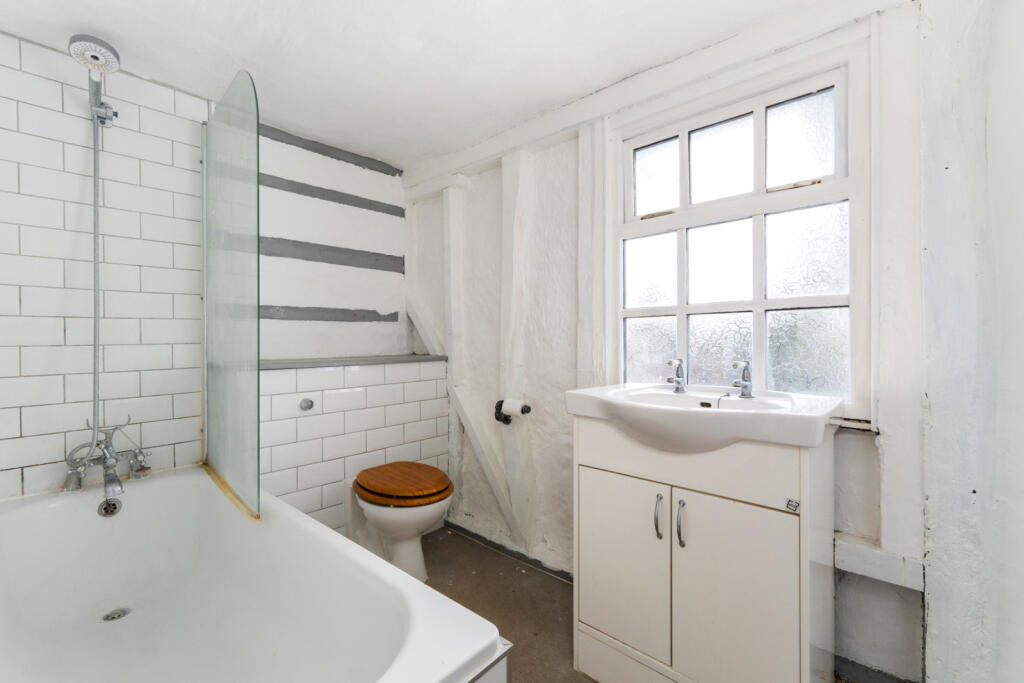 Additional property image - Queens Head Yard, The Street, Sheering, Bishop's Stortford, CM22
