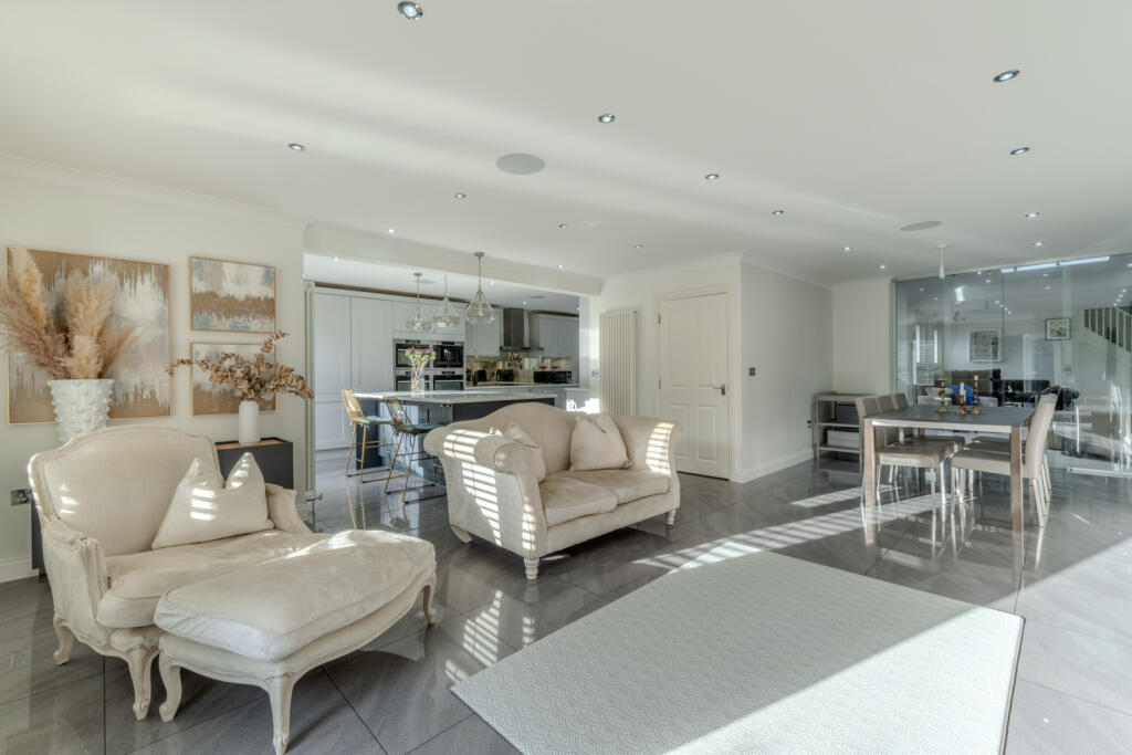 Additional property image - School Lane, Sawbridgeworth, Hertfordshire, CM21