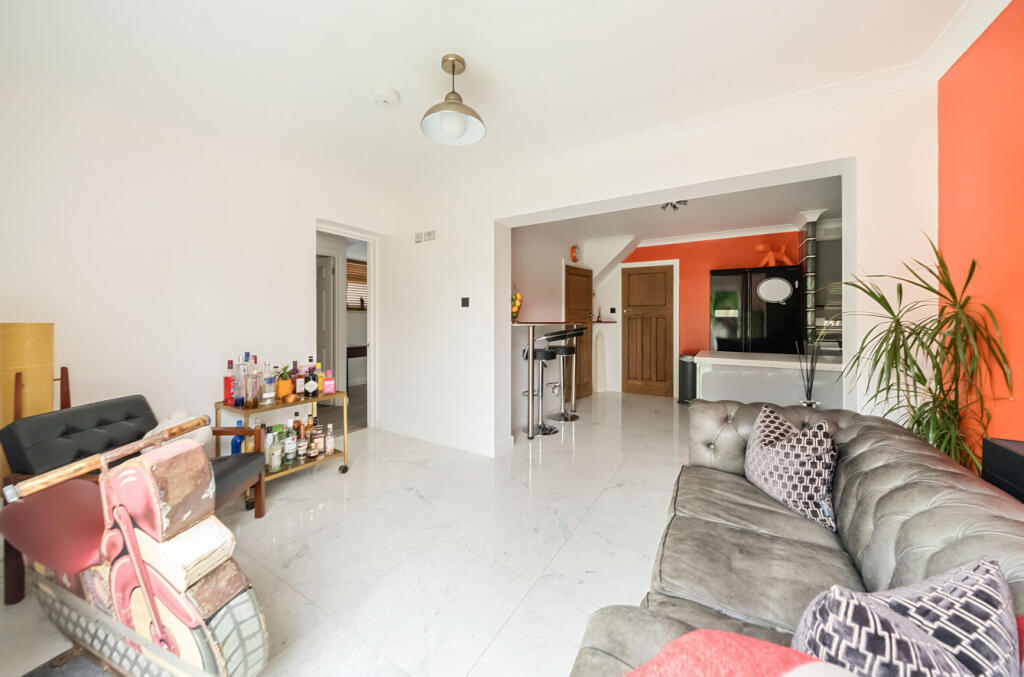 Additional property image - Cambridge Road, Sawbridgeworth, Hertfordshire, CM21