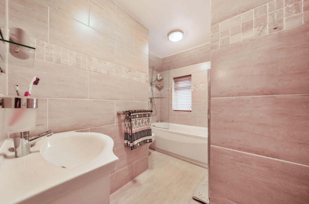 Additional property image - Cambridge Road, Sawbridgeworth, Hertfordshire, CM21