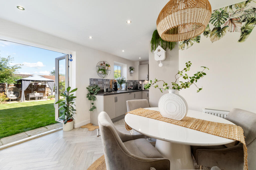 Additional property image - Giffin Way, Sawbridgeworth, Hertfordshire, CM21