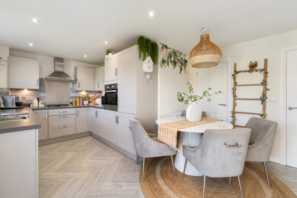 Additional property image - Giffin Way, Sawbridgeworth, Hertfordshire, CM21