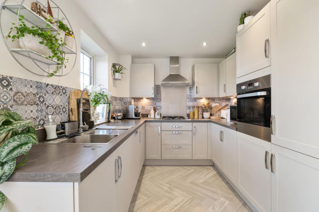 Additional property image - Giffin Way, Sawbridgeworth, Hertfordshire, CM21