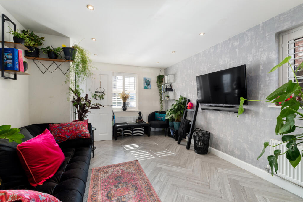 Additional property image - Giffin Way, Sawbridgeworth, Hertfordshire, CM21