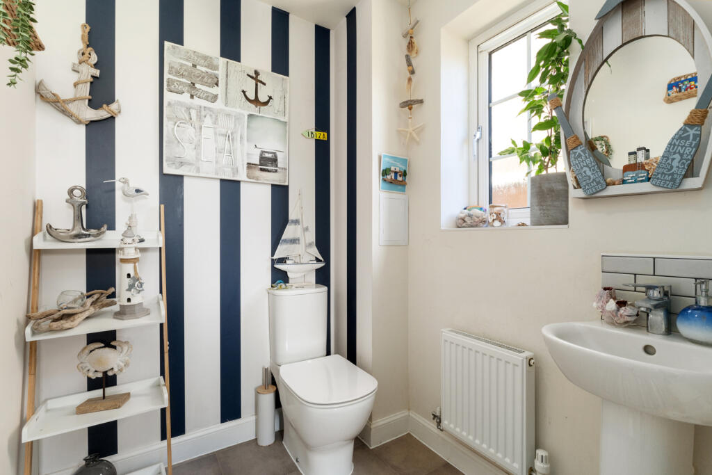 Additional property image - Giffin Way, Sawbridgeworth, Hertfordshire, CM21