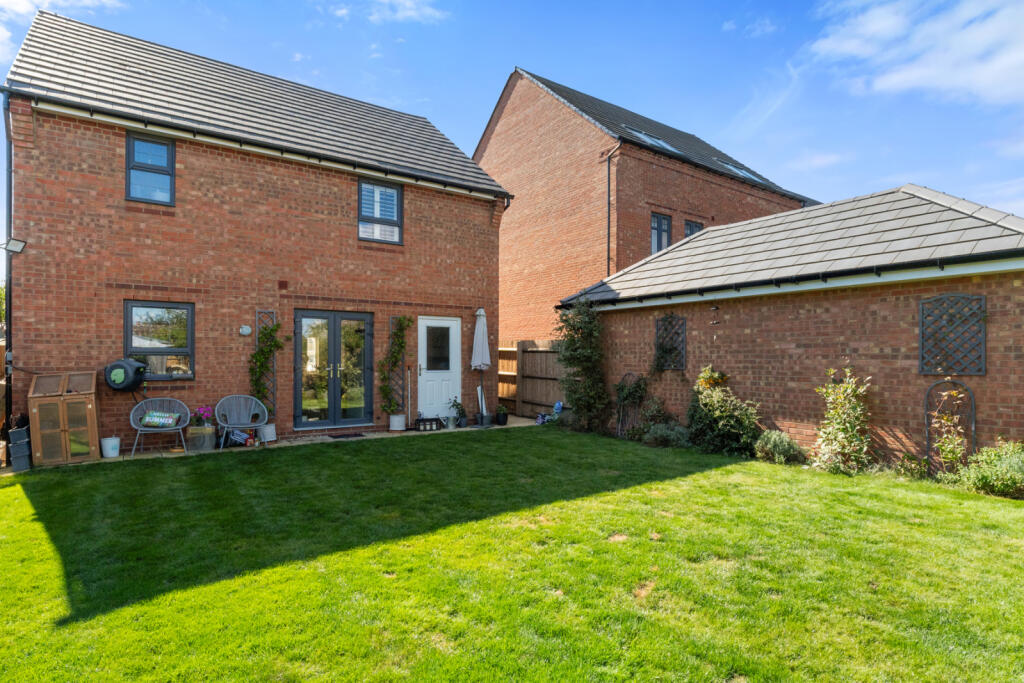 Additional property image - Giffin Way, Sawbridgeworth, Hertfordshire, CM21