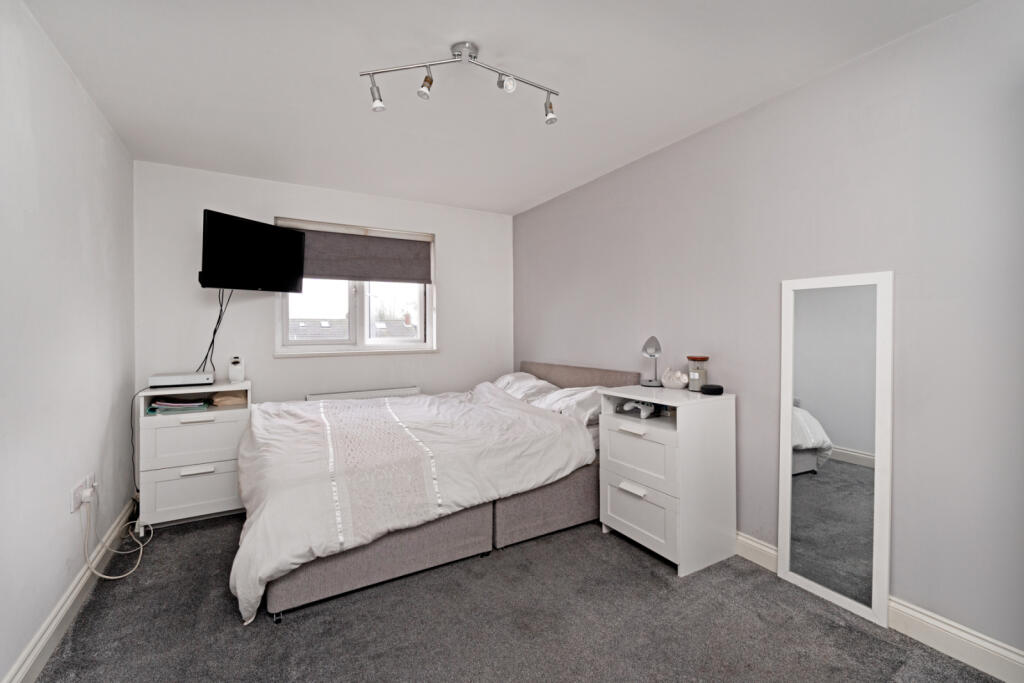 Additional property image - Sheering Lower Road, Sawbridgeworth, Essex, CM21