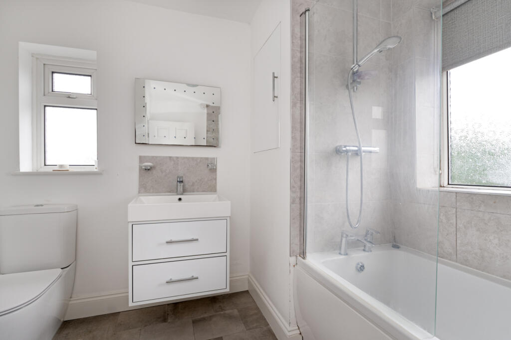 Additional property image - Sheering Lower Road, Sawbridgeworth, Essex, CM21