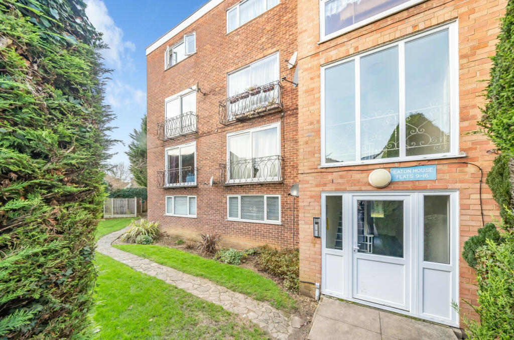 2 bedroom apartment for sale in Stortford Hall Park, Stortford