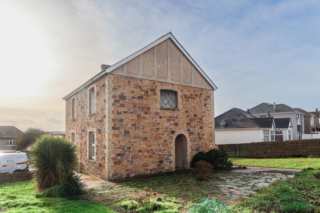 Main image of property: Edgcumbe Gardens, Newquay, TR7