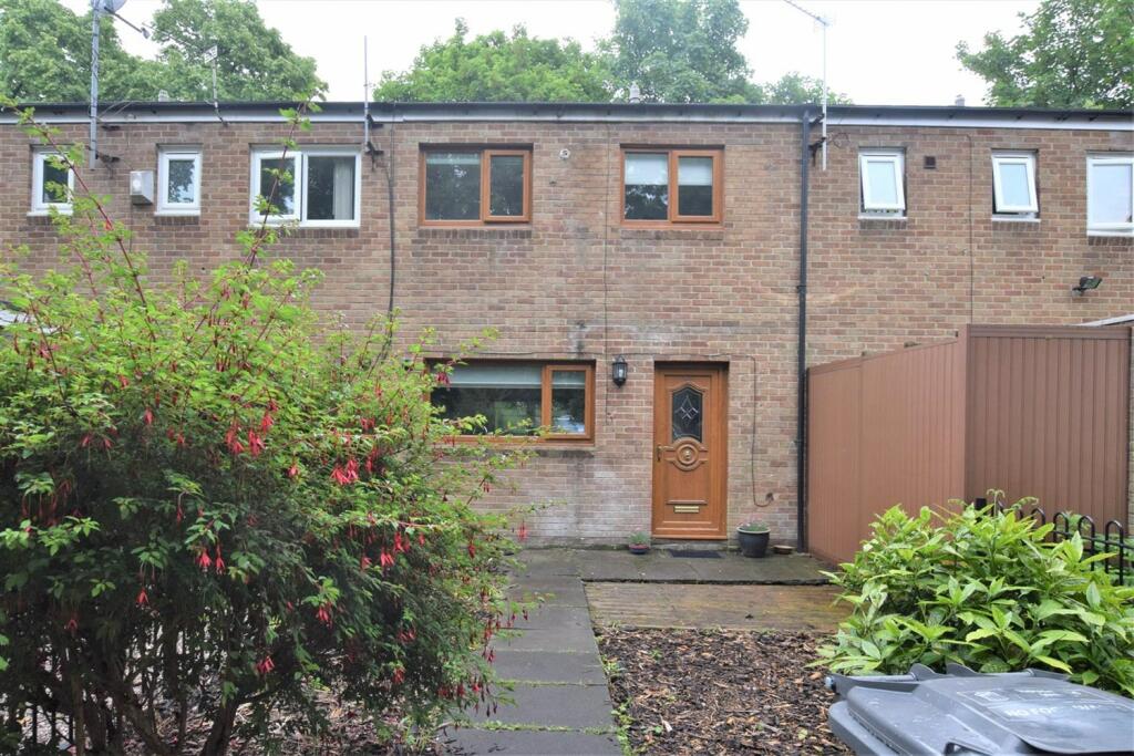 3 bedroom terraced house for rent in Barnett Avenue, Manchester, M20