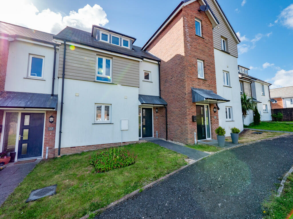 3 bedroom terraced house for sale in Brooks Avenue, Holsworthy, EX22