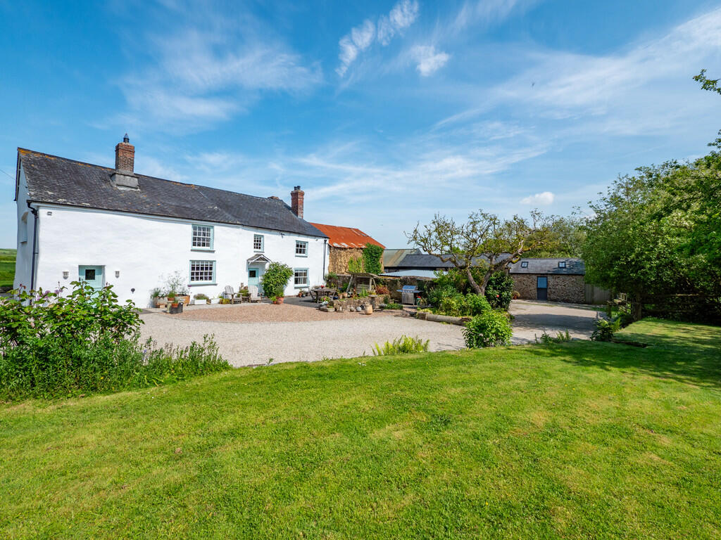 6 bedroom farm house for sale in Sharlands Road, Marhamchurch, EX23