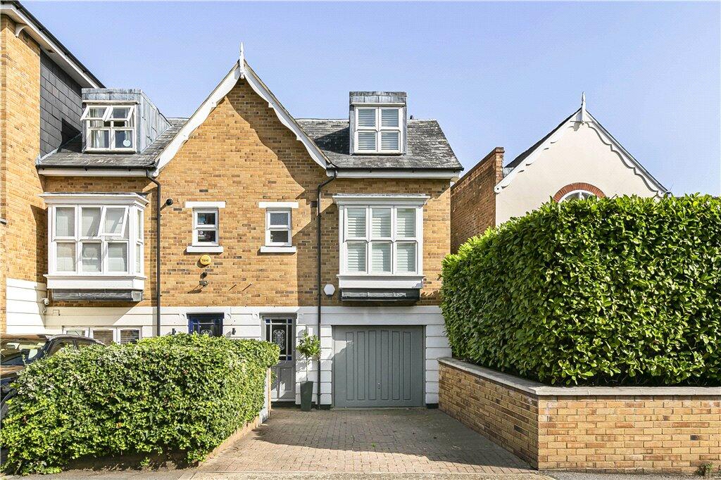 Main image of property: Brooks Road, London, W4