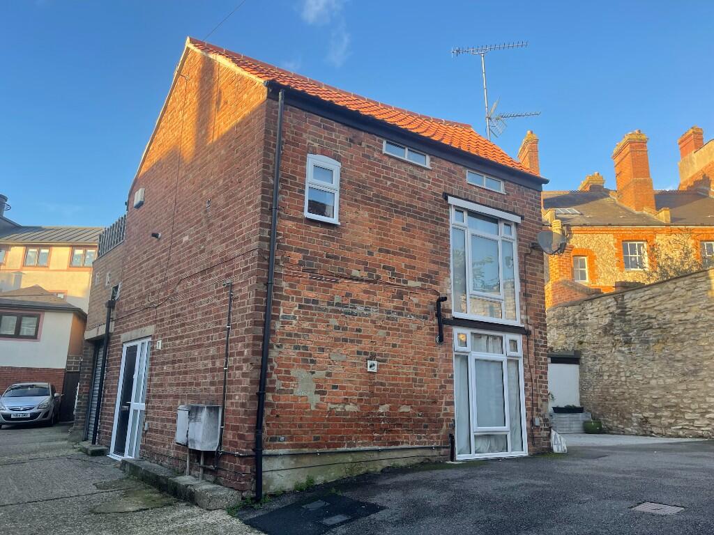 Main image of property: St. Johns Terrace, Newport Pagnell, Buckinghamshire, MK16