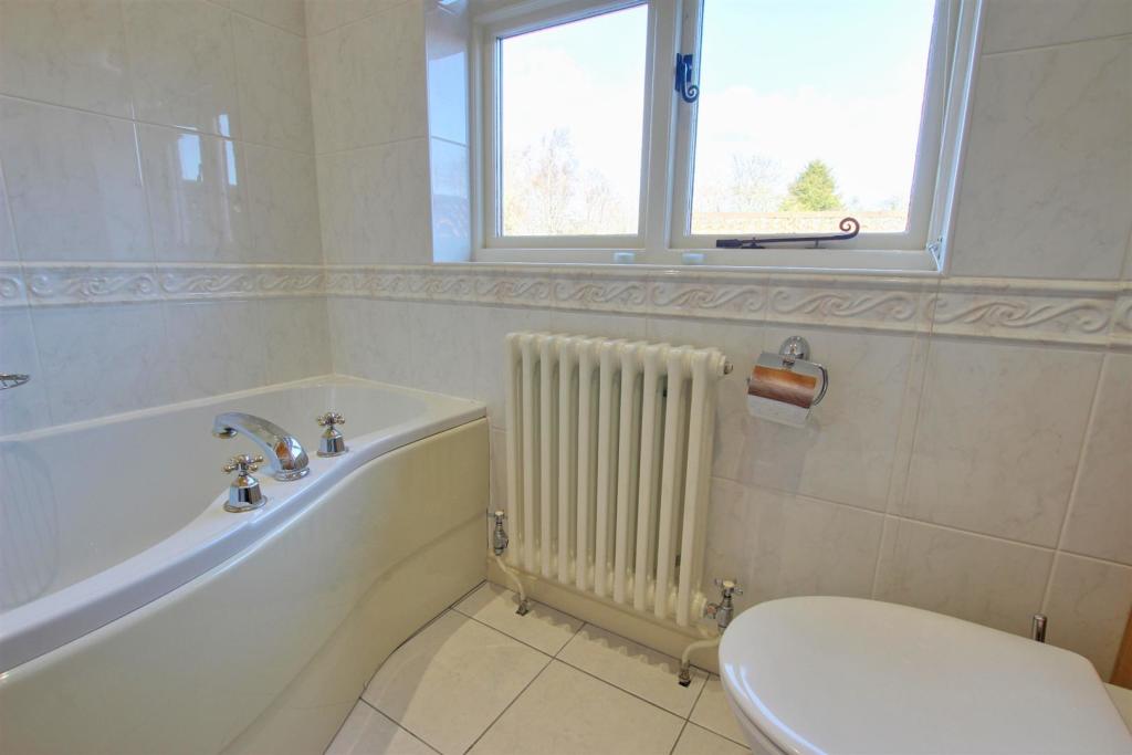 4 bedroom detached house for sale in Front Street, Lockington